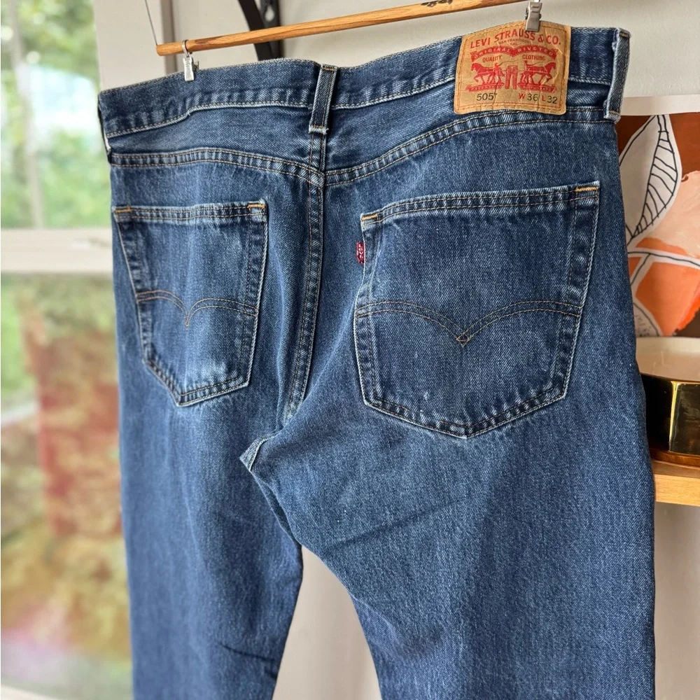 Levi’s 505 Medium Blue Straight Leg Men’s Jeans Size 36 x 32